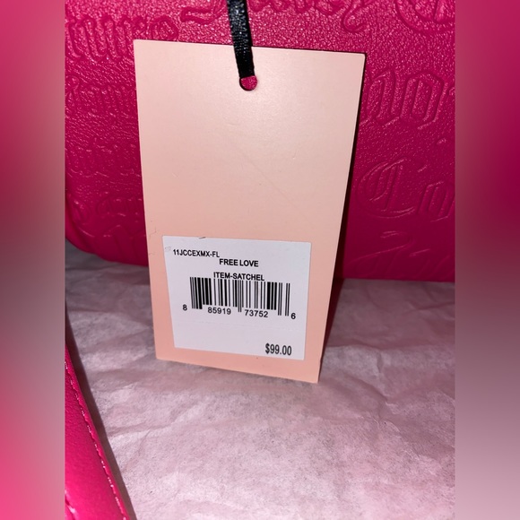 Juicy Couture👑✨ FREE LOVE 💕 🩷 embossed satchel ✨👛🩷 BRAND NEW WITH TAGS 🏷️ - Picture 5 of 5